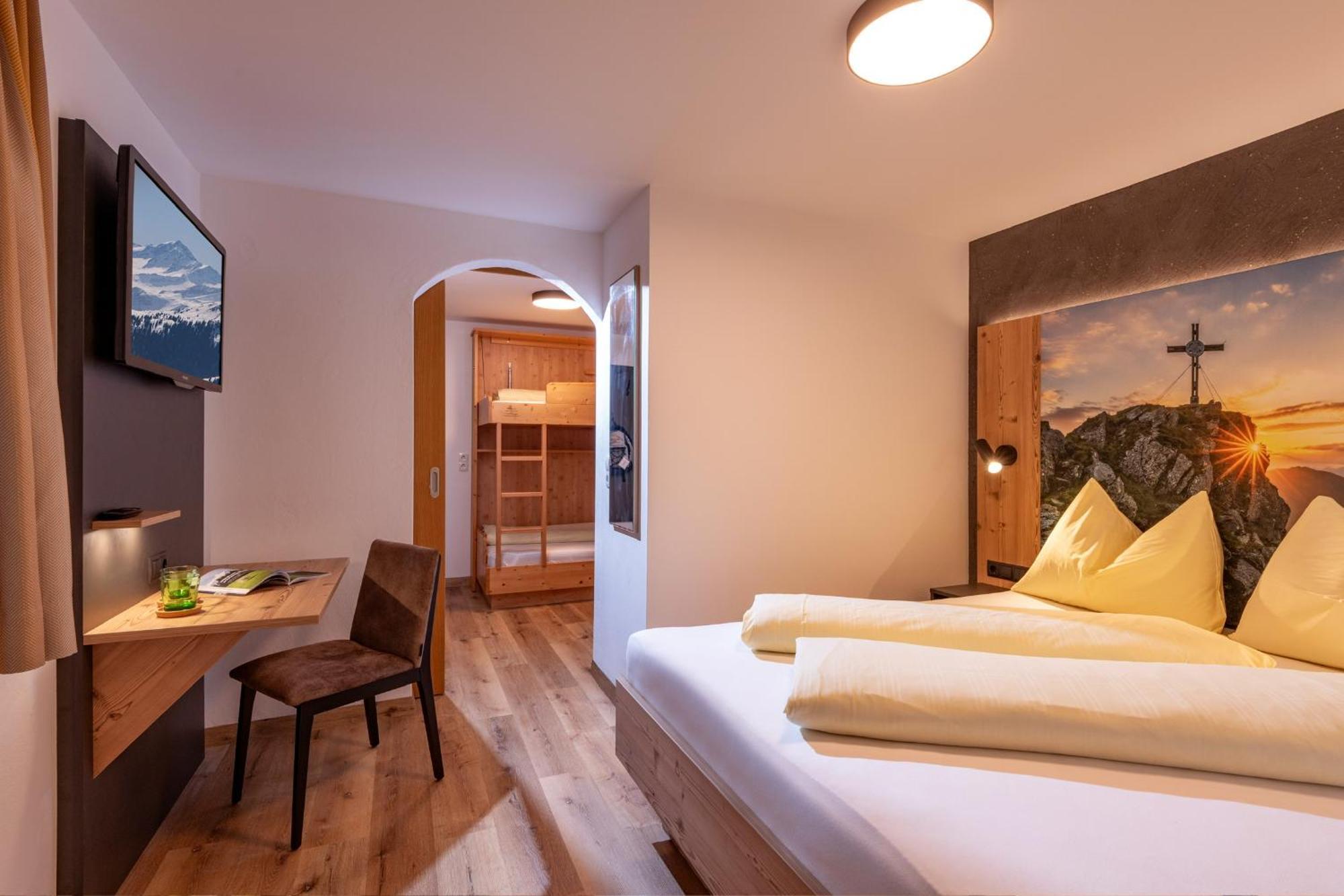 Das Sonnleiten Ski- Und Motorradhotel Bruck Im Zillertal Bruck am Ziller エクステリア 写真
