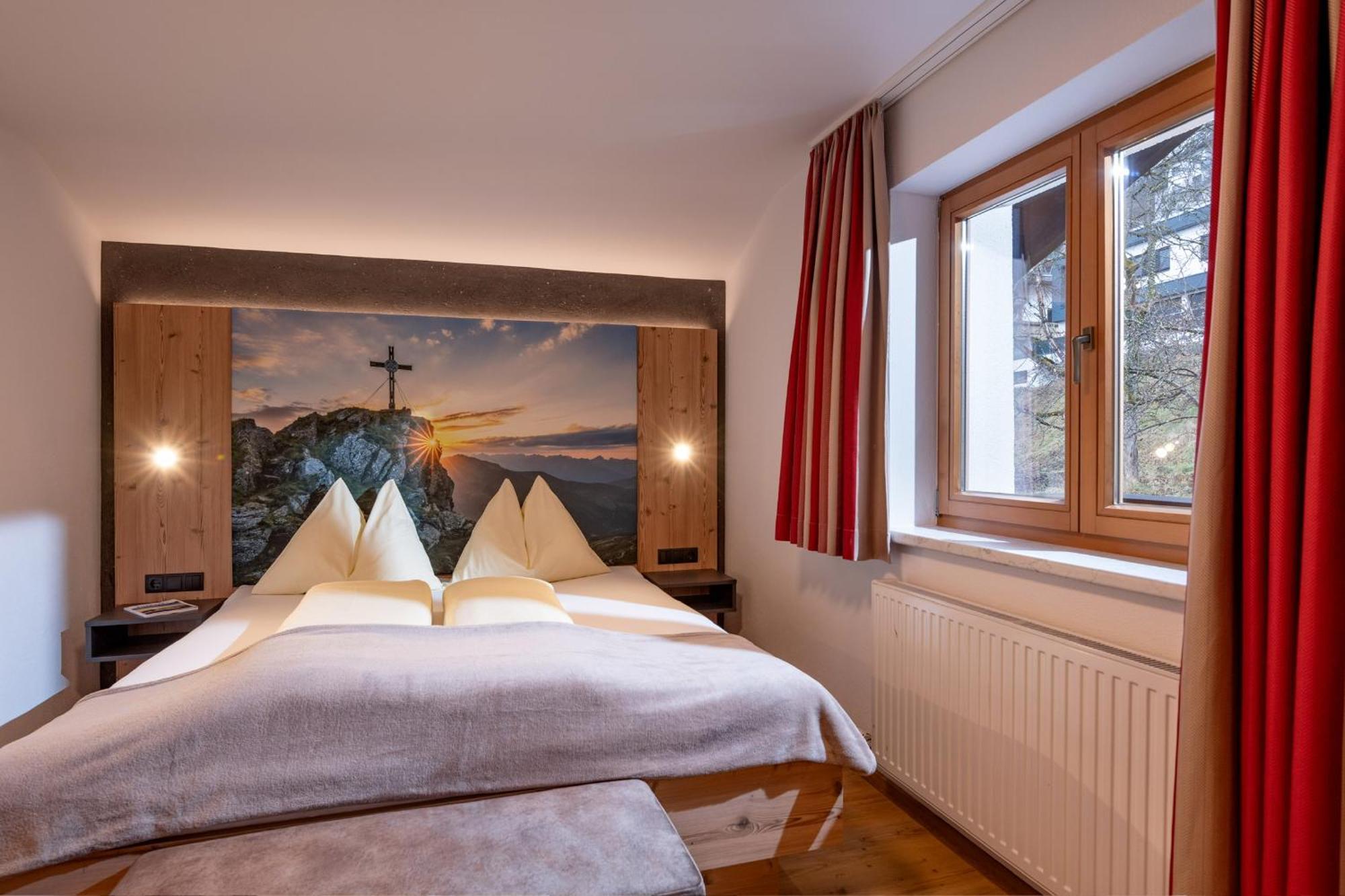 Das Sonnleiten Ski- Und Motorradhotel Bruck Im Zillertal Bruck am Ziller エクステリア 写真